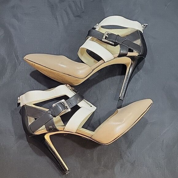 MICHEAL MICHEAL KORS ANKLE  WOMEN"S BOOT - Picture 9 of 16